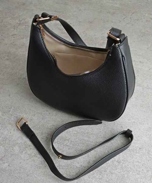 COURO（コウロ）の「ハーフムーンホーボーバッグ（ハンドバッグ・レディース・ブラック/アイボリー/ブラウン/ブラック系/ダークブラウン・FREE）」の12枚目の写真