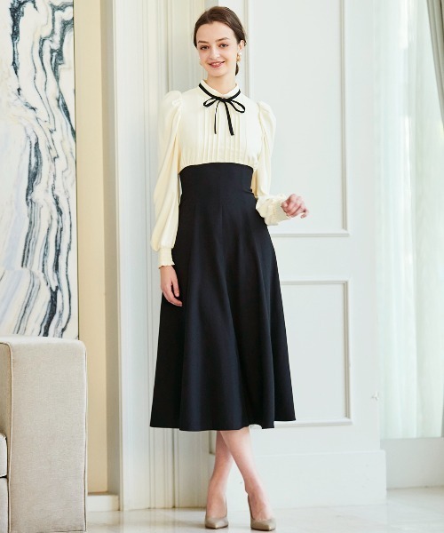 And Couture アンドクチュール 配色切替ピンタックドレス AND COUTURE（アンドクチュール）の「配色切替ピンタックドレス