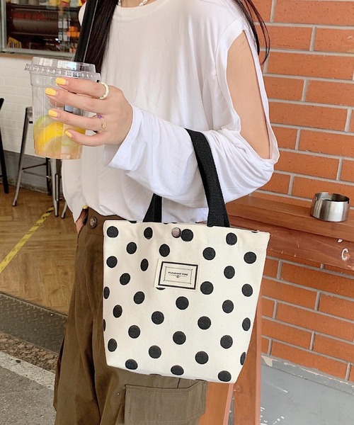 Mignonjour(ミニョンジュール)の「Mignonjour/ドットミニトートバッグ M2280(トートバッグ・レディース・ホワイト/ブラック・FREE)」の5枚目の写真
