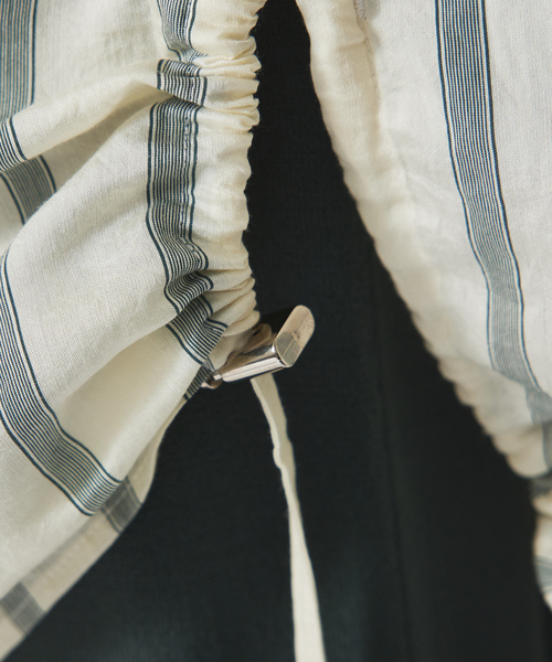 qualite（カリテ）の「ドロストチュニックシャツ（シャツ/ブラウス・レディース・アイボリー・フリー）」の6枚目の写真