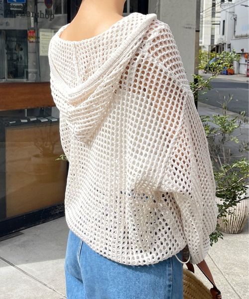 Meli rich（メリーリッチ）の「フード付きメッシュニットプルオーバー（ニット/セーター・レディース・モカ/オフホワイト/ブルー/ブラック・MEDIUM）」の12枚目の写真