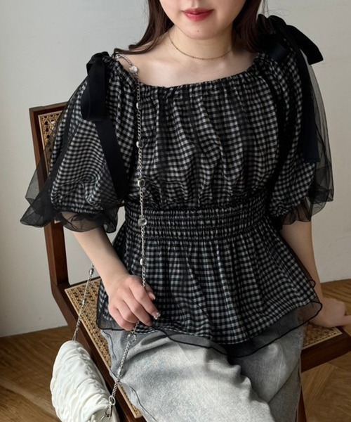 one after another NICE CLAUP(ワンアフターアナザーナイスクラップ)の「リボンオフショルブラウス(シャツ/ブラウス・レディース・サックスブルー/ブラック/ピンクベージュ/アイボリー・FREE)」の3枚目の写真