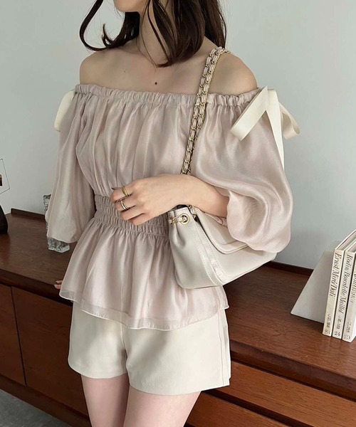 one after another NICE CLAUP(ワンアフターアナザーナイスクラップ)の「リボンオフショルブラウス(シャツ/ブラウス・レディース・サックスブルー/ブラック/ピンクベージュ/アイボリー・FREE)」の19枚目の写真