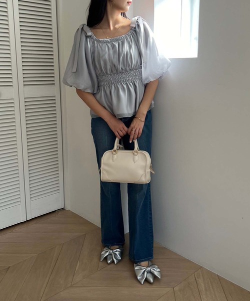 one after another NICE CLAUP(ワンアフターアナザーナイスクラップ)の「リボンオフショルブラウス(シャツ/ブラウス・レディース・サックスブルー/ブラック/ピンクベージュ/アイボリー・FREE)」の12枚目の写真