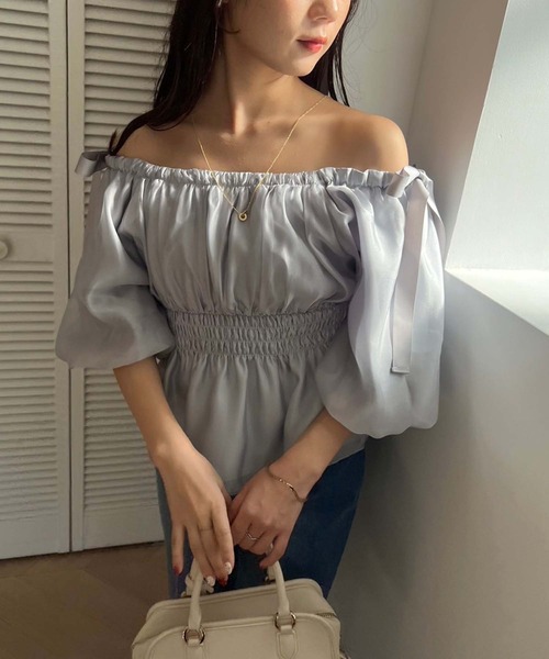 one after another NICE CLAUP(ワンアフターアナザーナイスクラップ)の「リボンオフショルブラウス(シャツ/ブラウス・レディース・サックスブルー/ブラック/ピンクベージュ/アイボリー・FREE)」の8枚目の写真