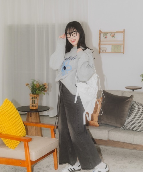 nemne store（ネンネストア）の「【Sharply ♯ / Flutter ♭コラボ】《低身長サイズ/メンズサイズあり》サガラ刺繍裏毛スウェット（スウェット・レディース・ネイビー/オートミール・SMALL/MEDIUM/LARGE）」の4枚目の写真