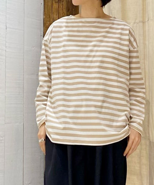 JOURNAL STANDARD LUXE(ジャーナルスタンダード ラックス)の「ボーダー ボートネックプルオーバー(Tシャツ/カットソー・レディース・ブラック/サックスブルー/ベージュ/マスタード・FREE)」の3枚目の写真