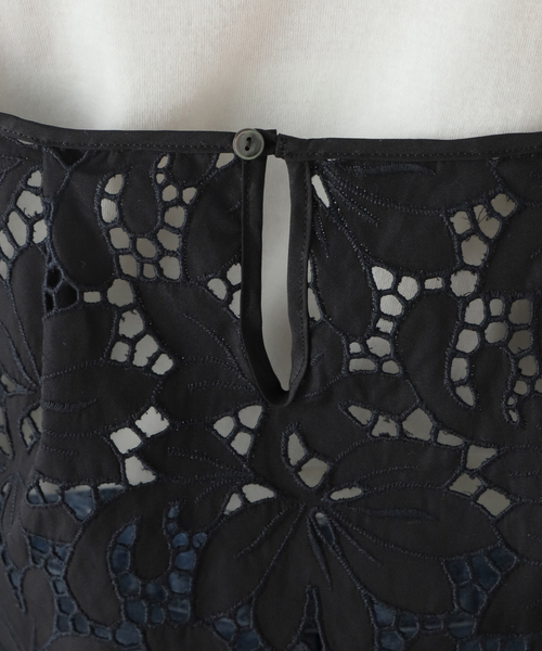 Spick & Span(スピックアンドスパン)の「【TICCA / ティッカ】 フラワーレースキャミソール(シャツ/ブラウス・レディース・ブラック・FREE)」の18枚目の写真