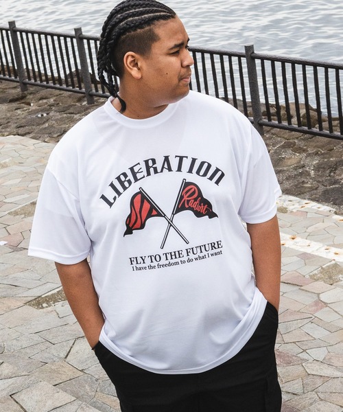 PIMLICO(ピムリコ)の「PIMLICO ピムリコ 半袖 プリント Tシャツ DRY メッシュ クルーネック 大きいサイズ メンズ(Tシャツ/カットソー・メンズ・カーキ/ホワイト/ブラック/ネイビー/ワイン/G/F/E/D/C/B/コバルトブルー/ダークグレー/ブルー/オレンジ/ブラックミックス/オフホワイト/ダークブラック/ライトブラック/グリーン/アイボリー/ターコイズブルー/ダークネイビー/ゴールド/イエロー/グレー/シルバー/アッシュグレー/オリーブ/エメラルドブルー・4L/3L/8L/5L/6L)」の3枚目の写真