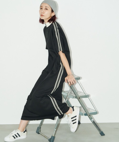 Auntie Rosa Holiday（アンティローザホリデー）の「ハーフジップトラックジャージ半袖ワンピース（ワンピース・レディース・ナチュラル/ブラック・FREE）」の4枚目の写真