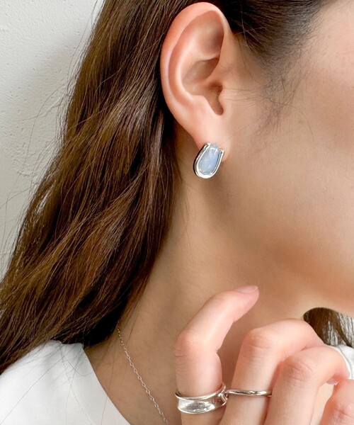 fredy emue(フレディエミュ)の「ドロップチューリップピアス(ピアス(両耳用)・レディース・ライトブルー/オリーブ/クリア・FREE)」の2枚目の写真
