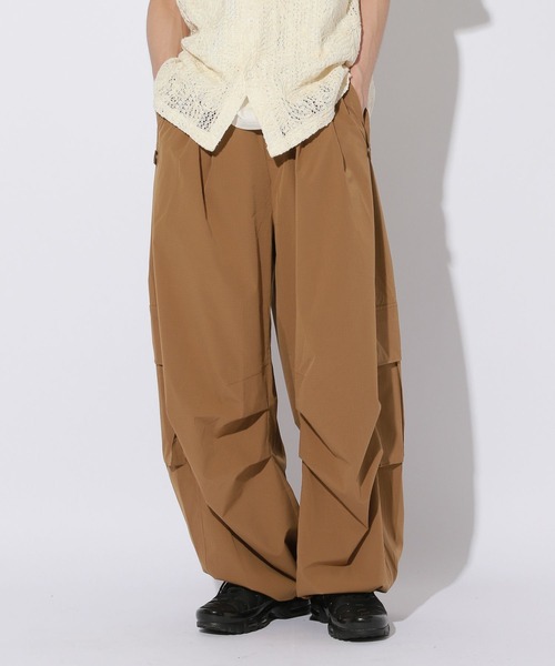 UNISEX/3サイズ展開】タックパラシュートパンツ（カーゴパンツ