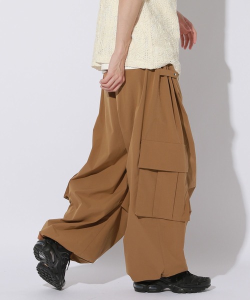 Anui(アニュイ)の「【UNISEX/3サイズ展開】タックパラシュートパンツ(カーゴパンツ・レディース・ブラック/チャコールグレー/ブラウン・SMALL/MEDIUM/LARGE)」の19枚目の写真