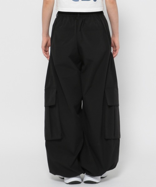 UNISEX/3サイズ展開】タックパラシュートパンツ（カーゴパンツ