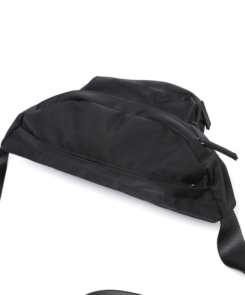 GLOBAL WORK（グローバルワーク）の「撥水スマらくボディバッグ/126876（ボディバッグ/ウエストポーチ・メンズ・グレー/ブラック/ベージュ・ONE SIZE）」の21枚目の写真