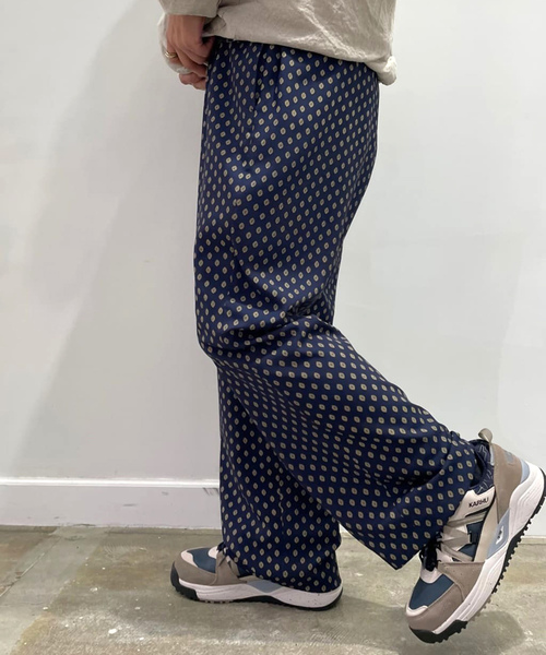 JOURNAL STANDARD LUXE（ジャーナルスタンダード　ラックス）の「コモンプリント イージーテーパーパンツ（その他パンツ・レディース・ネイビー/ホワイト・FREE）」の2枚目の写真