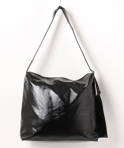 FOREVER 21(フォーエバー トゥエンティーワン)の「ビッグショルダーバッグ(ショルダーバッグ・レディース・ブラック/シルバー・FREE)」の6枚目の写真