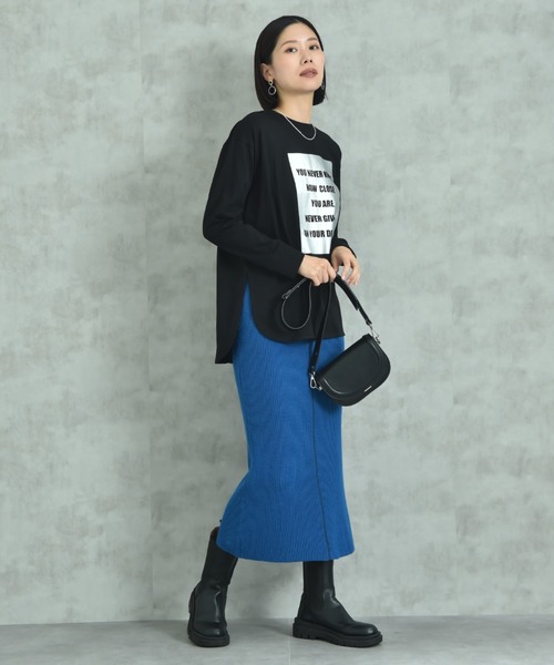 INTERPLANET(インタープラネット)の「箔プリントラウンドヘムロンT(Tシャツ/カットソー・レディース・グレー/オフホワイト/ブラック・FREE)」の5枚目の写真