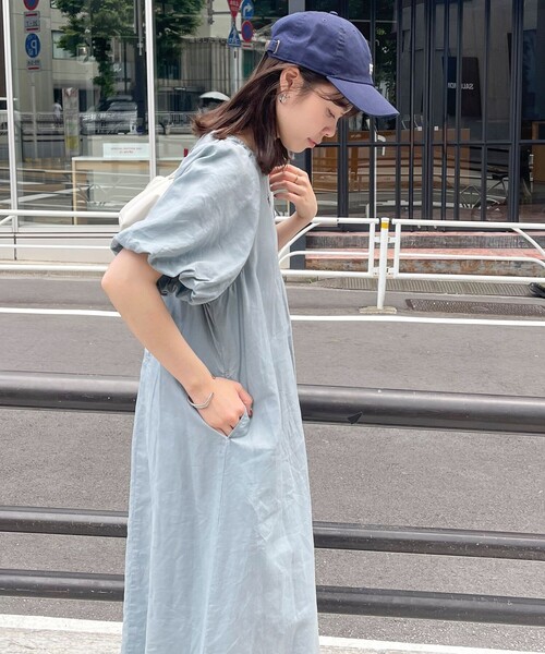 fredy emue（フレディエミュ）の「コットンリネンバルーンスリーブワンピース（ワンピース・レディース・ブラック/グレイッシュブルー/キャメル・38）」の12枚目の写真