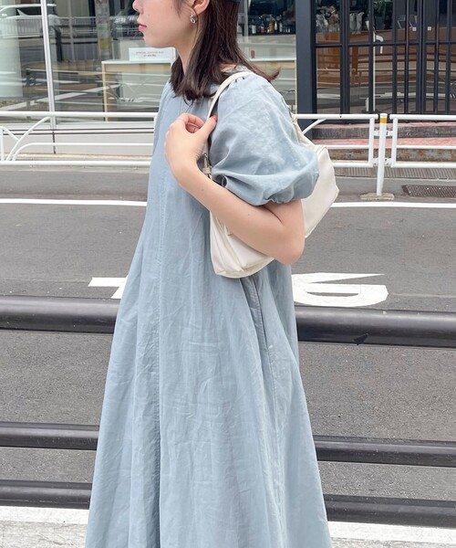 fredy emue（フレディエミュ）の「コットンリネンバルーンスリーブワンピース（ワンピース・レディース・ブラック/グレイッシュブルー/キャメル・38）」の13枚目の写真