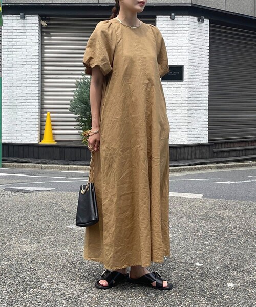 fredy emue（フレディエミュ）の「コットンリネンバルーンスリーブワンピース（ワンピース・レディース・ブラック/グレイッシュブルー/キャメル・38）」の16枚目の写真