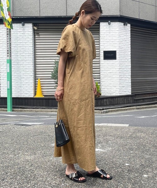 fredy emue（フレディエミュ）の「コットンリネンバルーンスリーブワンピース（ワンピース・レディース・ブラック/グレイッシュブルー/キャメル・38）」の17枚目の写真
