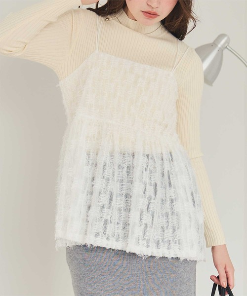 titivate(ティティベイト)の「フェザーチュールキャミソールトップス(キャミソール・レディース・オフホワイト/ブラック・M)」の16枚目の写真