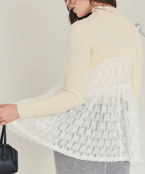 titivate(ティティベイト)の「フェザーチュールキャミソールトップス(キャミソール・レディース・オフホワイト/ブラック・M)」の17枚目の写真