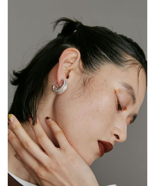 UN3D.(アンスリード)の「DOUBLE COIL EARRING / ダブルコイルイヤリング(イヤリング・レディース・シルバー/ゴールド・FREE)」の14枚目の写真