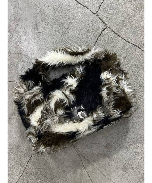 EMODA（エモダ）の「2トーンボアバッグ（ハンドバッグ・レディース・その他/ブラック・FREE）」の6枚目の写真