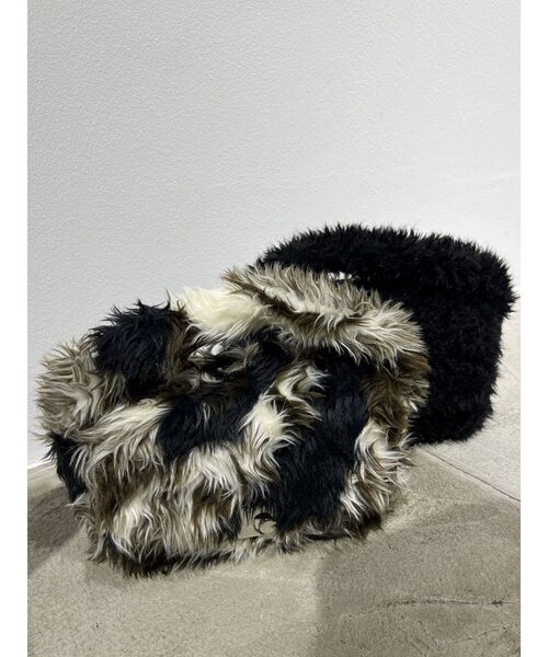 EMODA（エモダ）の「2トーンボアバッグ（ハンドバッグ・レディース・その他/ブラック・FREE）」の7枚目の写真