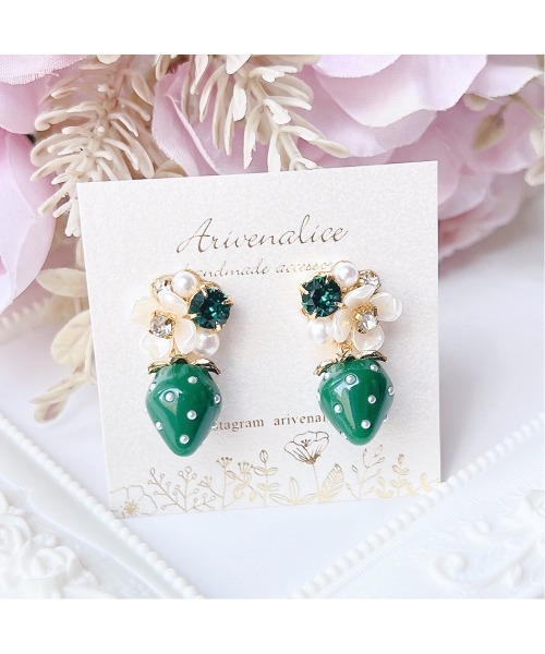 tone（トーン）の「【Arivenalice】全11色 milky strawberry フラワービジュー イヤリング(MA)（イヤリング・レディース・ブルー系その他/ホワイト/ブルー/オレンジ/ブラウン/グリーン/ピンク/レッド/パープル/イエロー/ブラック・FREE）」の4枚目の写真