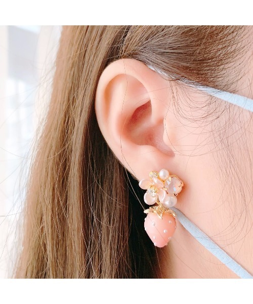 tone（トーン）の「【Arivenalice】全11色 milky strawberry フラワービジュー イヤリング(MA)（イヤリング・レディース・ブルー系その他/ホワイト/ブルー/オレンジ/ブラウン/グリーン/ピンク/レッド/パープル/イエロー/ブラック・FREE）」の13枚目の写真