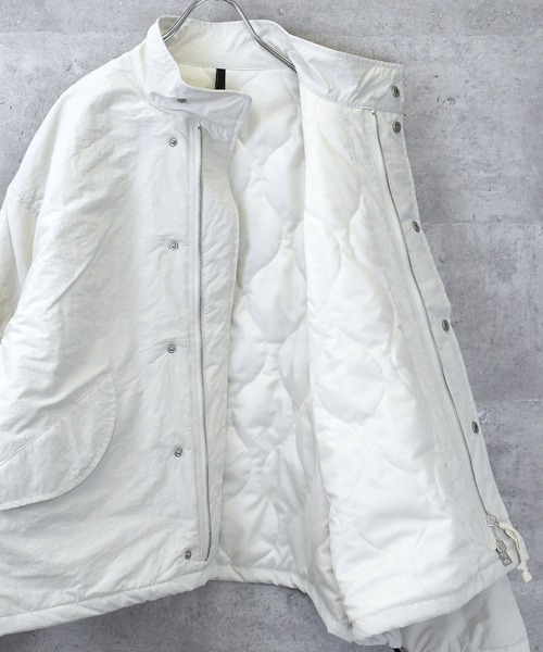Anytime Songs（エニータイムソングス）の「stand collar nylon short mods coat/スタンドカラー ナイロン ショートモッズコート（ブルゾン・メンズ・オフホワイト/カーキ/ブラック・M/XL/L）」の12枚目の写真