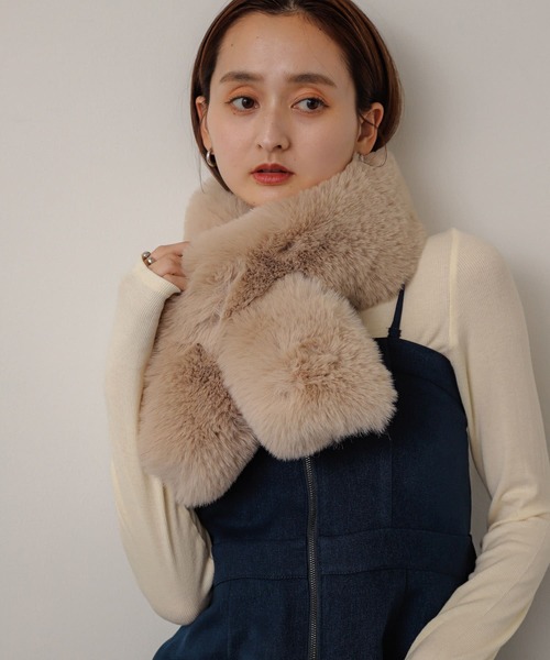 SENSE OF PLACE by URBAN RESEARCH（センスオブプレイスバイアーバンリサーチ）の「『WEB/一部店舗限定』ボリュームエコファーティペット（マフラー・レディース・ベージュ/ブラウン/モカ・ONE）」の6枚目の写真