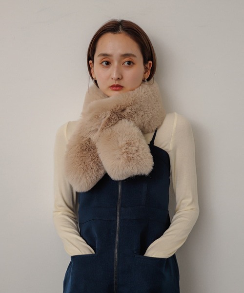 SENSE OF PLACE by URBAN RESEARCH（センスオブプレイスバイアーバンリサーチ）の「『WEB/一部店舗限定』ボリュームエコファーティペット（マフラー・レディース・ベージュ/ブラウン/モカ・ONE）」の7枚目の写真