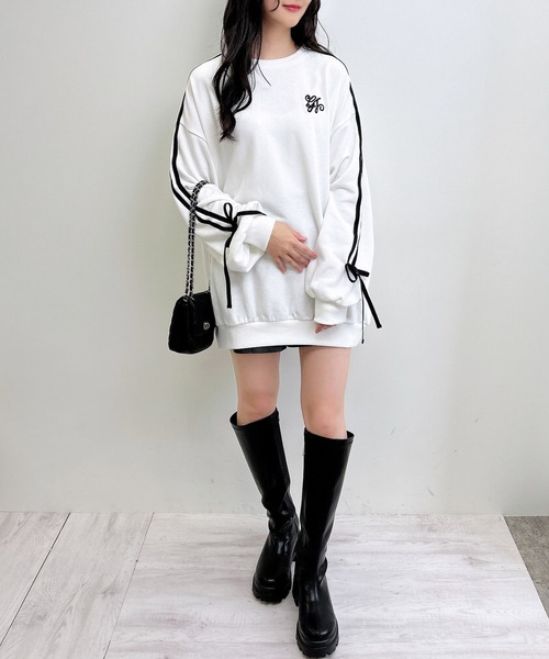 INGNI（イング）の「袖テープライン＆リボンスウェットチュニック（スウェット・レディース・ホワイト×ブラック/グレー×ホワイト/ブラック×ホワイト・M）」の8枚目の写真