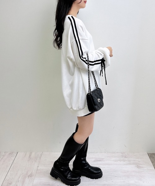 INGNI（イング）の「袖テープライン＆リボンスウェットチュニック（スウェット・レディース・ホワイト×ブラック/グレー×ホワイト/ブラック×ホワイト・M）」の10枚目の写真