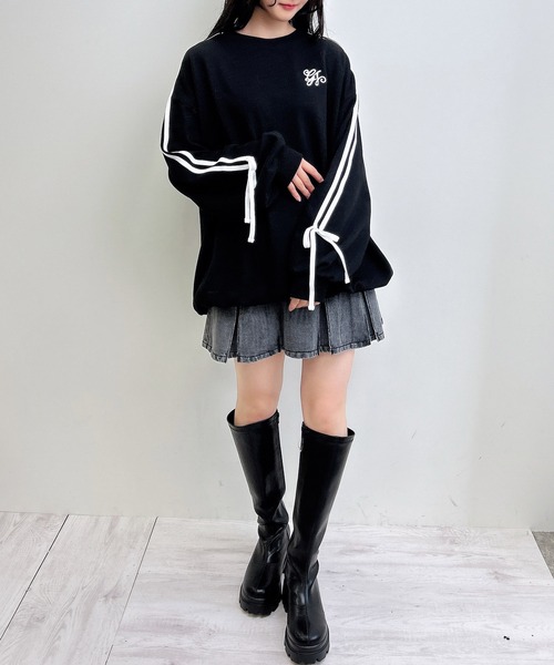 INGNI（イング）の「袖テープライン＆リボンスウェットチュニック（スウェット・レディース・ホワイト×ブラック/グレー×ホワイト/ブラック×ホワイト・M）」の16枚目の写真