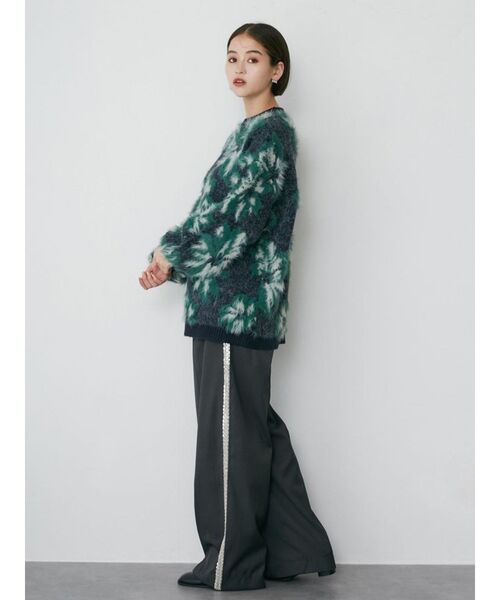 MURUA(ムルーア)の「ビジューラインパンツ(その他パンツ・レディース・グレー/ベージュ/ブラック・1/2)」の11枚目の写真