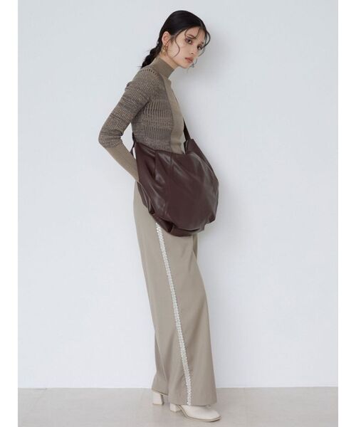 MURUA(ムルーア)の「ビジューラインパンツ(その他パンツ・レディース・グレー/ベージュ/ブラック・1/2)」の13枚目の写真