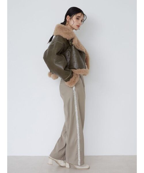 MURUA(ムルーア)の「ビジューラインパンツ(その他パンツ・レディース・グレー/ベージュ/ブラック・1/2)」の17枚目の写真