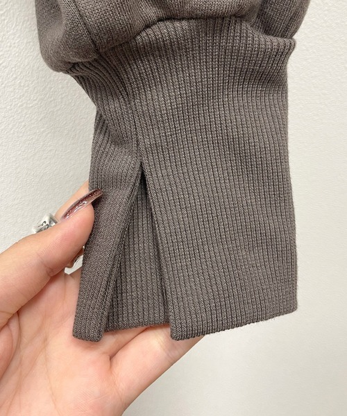 Futier land(フューティアランド)の「インパクトな小キラ!裏起毛ラメコード刺繍プルオーバー(スウェット・レディース・ホワイト/チャコールグレー・FREE)」の22枚目の写真