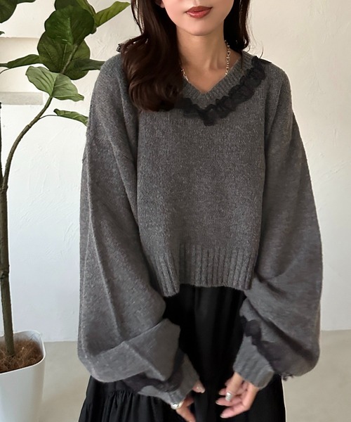 apres jour mignon(アプレジュールミニョン)の「フリルレースVニット【ZOZOTOWN限定アイテム】(ニット/セーター・レディース・ボルドー/チャコールグレー/ブラック・X-LARGE/フリー)」の11枚目の写真