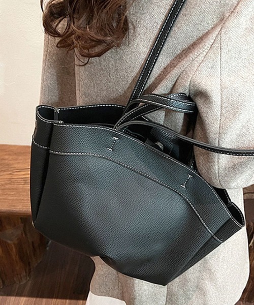 Futier land（フューティアランド）の「仕切りポーチ付き2wayバケットバッグ（ショルダーバッグ・レディース・ブラック/キャメル・FREE）」の2枚目の写真