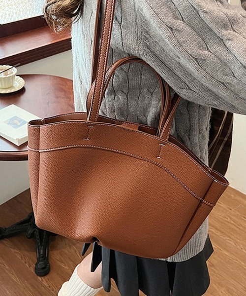 Futier land（フューティアランド）の「仕切りポーチ付き2wayバケットバッグ（ショルダーバッグ・レディース・ブラック/キャメル・FREE）」の20枚目の写真