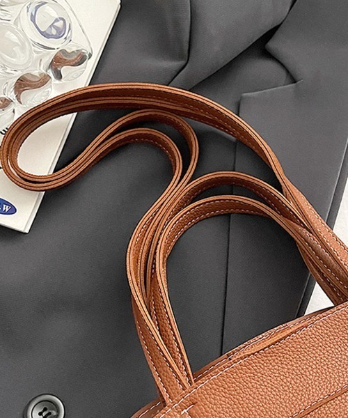 Futier land（フューティアランド）の「仕切りポーチ付き2wayバケットバッグ（ショルダーバッグ・レディース・ブラック/キャメル・FREE）」の21枚目の写真