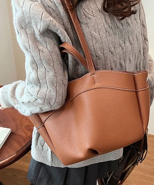 Futier land（フューティアランド）の「仕切りポーチ付き2wayバケットバッグ（ショルダーバッグ・レディース・ブラック/キャメル・FREE）」の14枚目の写真