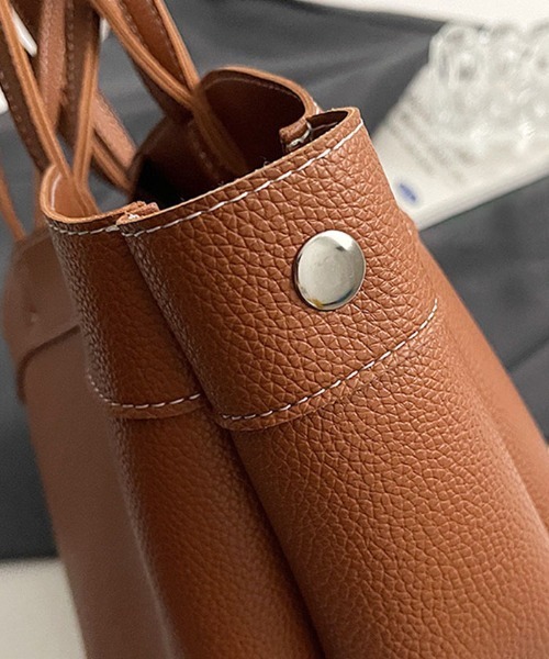 Futier land（フューティアランド）の「仕切りポーチ付き2wayバケットバッグ（ショルダーバッグ・レディース・ブラック/キャメル・FREE）」の15枚目の写真