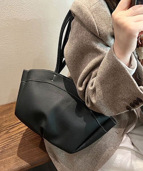 Futier land（フューティアランド）の「仕切りポーチ付き2wayバケットバッグ（ショルダーバッグ・レディース・ブラック/キャメル・FREE）」の9枚目の写真